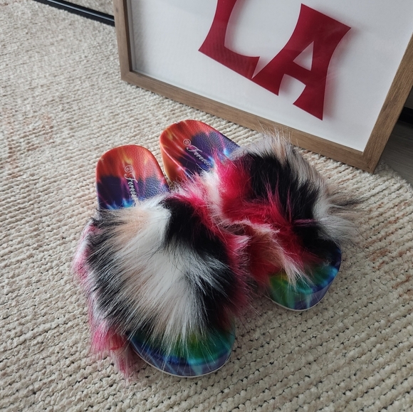 Faux Fur Tie Dye Platform Slides Red Multi - Picture 8 of 10